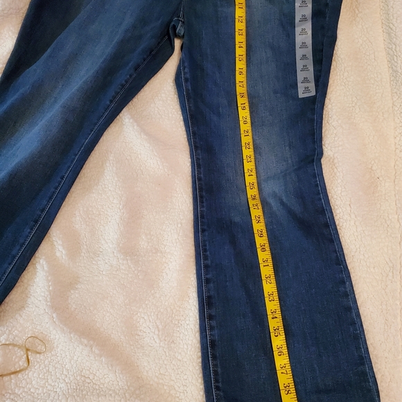 Old navy Kicker Boot cut jeans. Size 20.   NWT - Picture 8 of 12